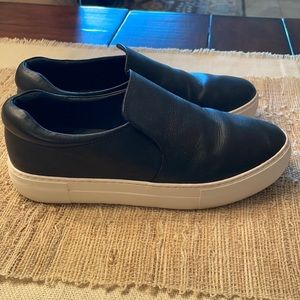 J/SLIDES Aileen Sneaker